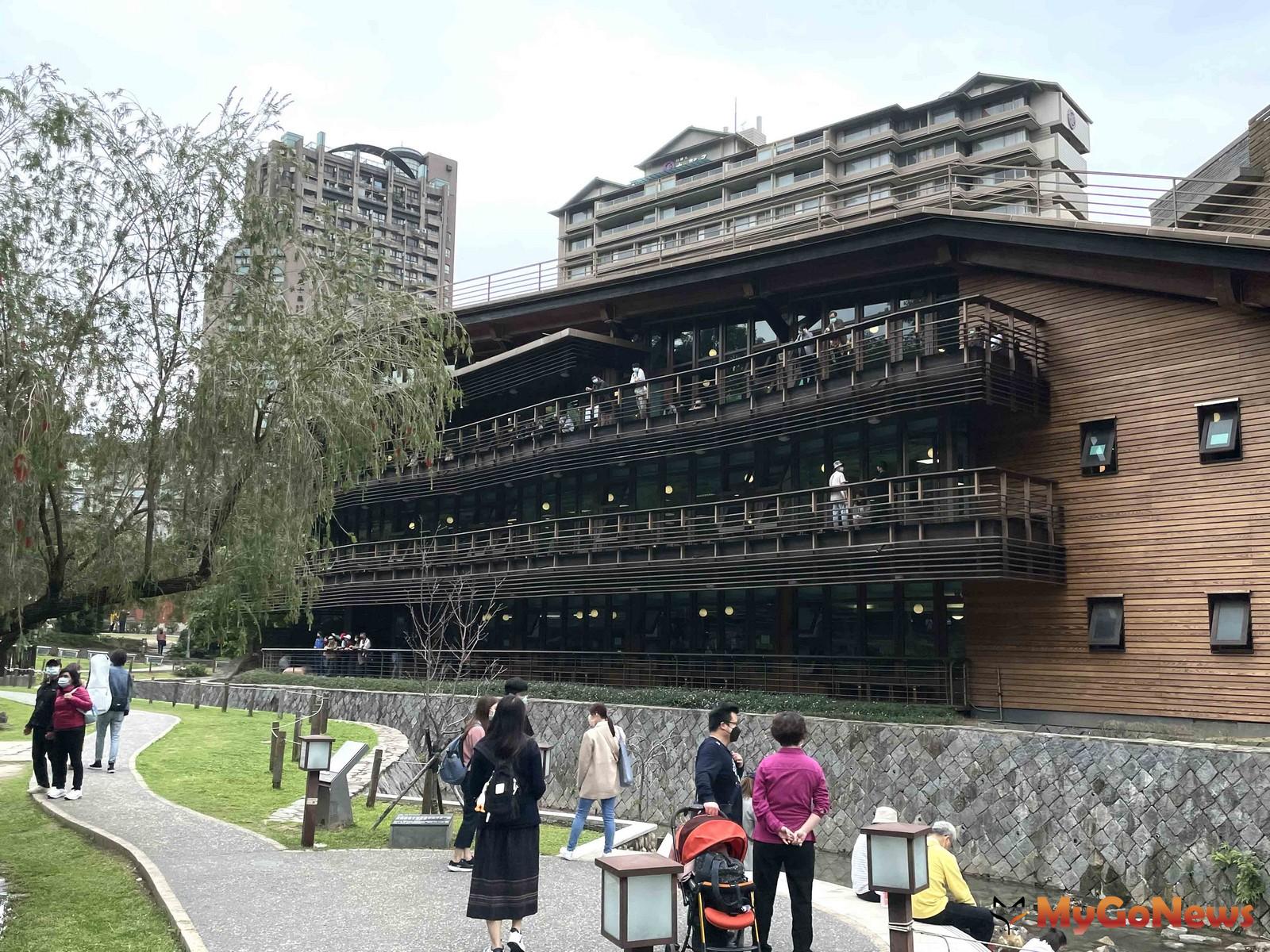 「北投圖書館」是台灣首座綠建築圖書館，周邊產品齊全，能滿足不同消費者的各式需求。(圖/永慶房產集團)  MyGoNews房地產新聞 市場快訊