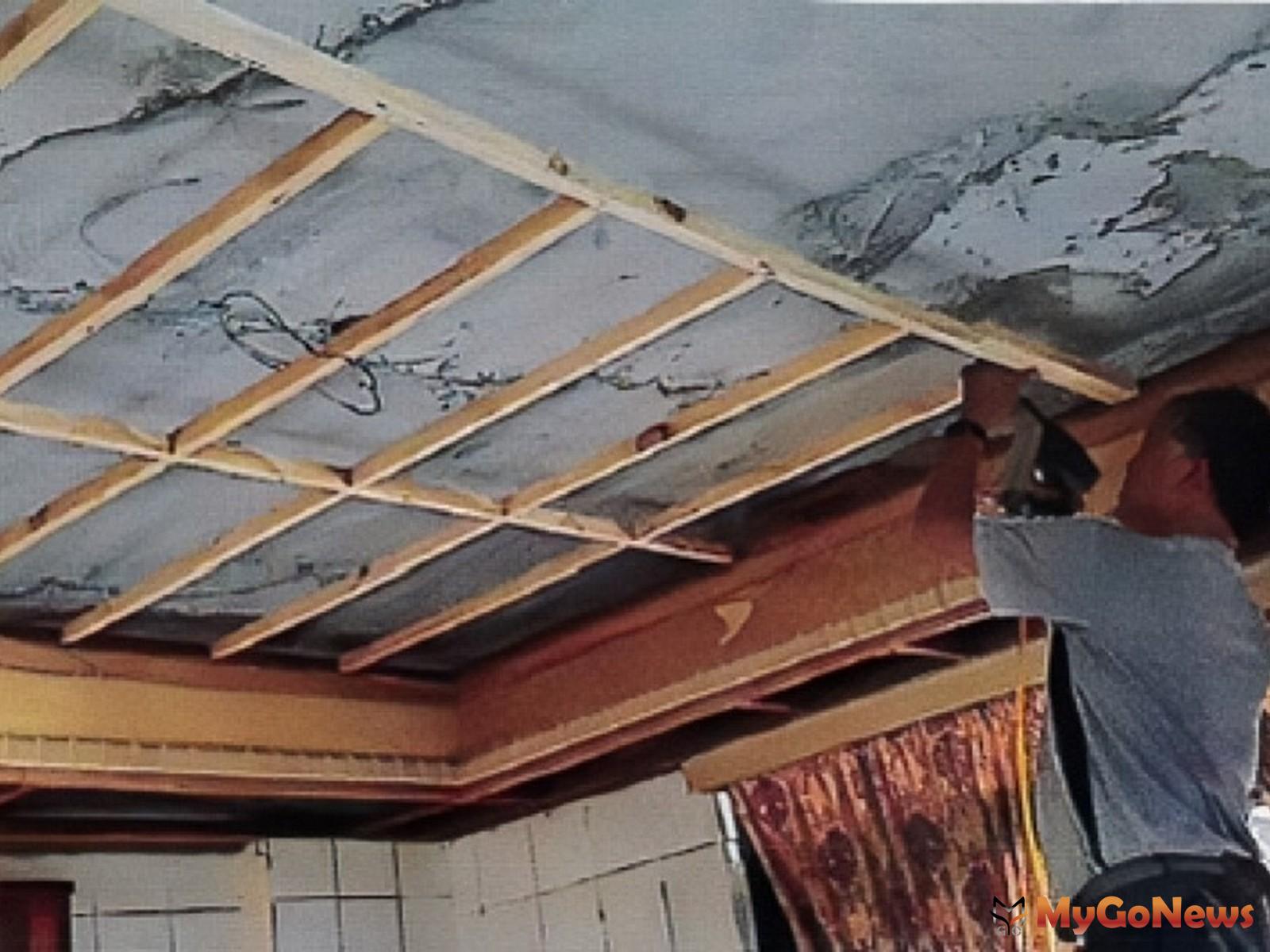 房屋天花板修繕進行過程。(圖/新北市政府原民局提供) MyGoNews房地產新聞 區域情報