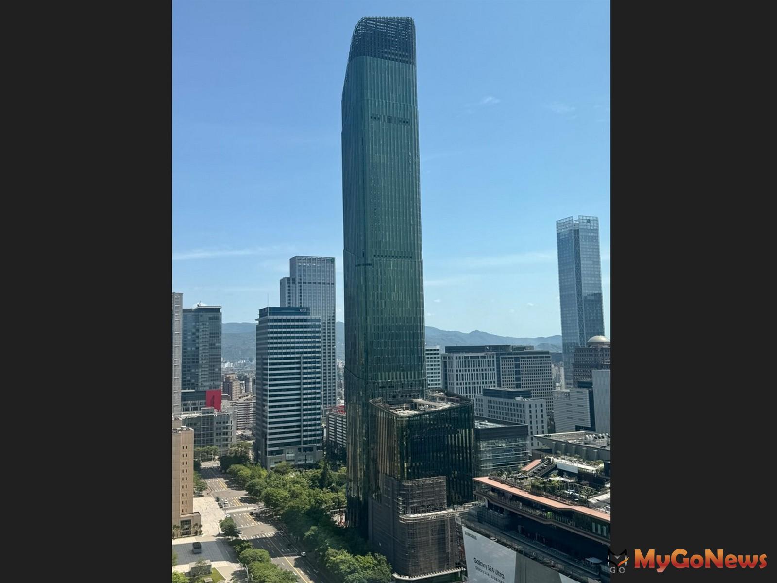 台北天空塔位於台北市信義區松智路與松壽路口，樓高288公尺，落成後將成為台灣第二高樓，僅次於台北101大樓(圖/仲量聯行) MyGoNews房地產新聞 市場快訊