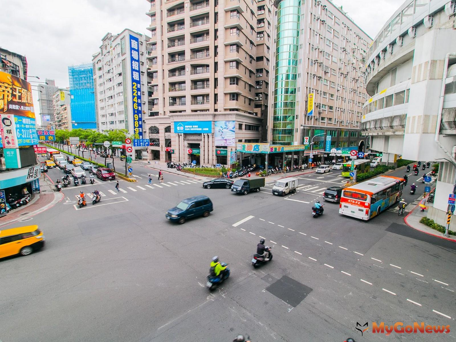 永慶房產集團統計近一年全台交易最火熱的前十名路段。其中，新北市中和區的景平路以交易量266件奪得榜首。(房市示意圖，台灣房屋提供) MyGoNews房地產新聞 市場快訊