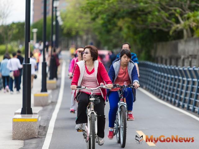 江揆：積極建構全台自行車路網 吸引國外旅客行銷台灣