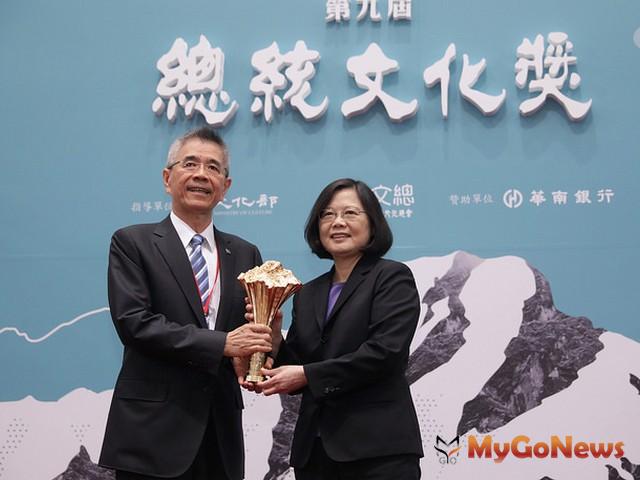 總統肯定「總統文化獎」得獎人樹立的價值典範，是帶動台灣社會前進的動力(圖：總統府) MyGoNews房地產新聞 市場快訊