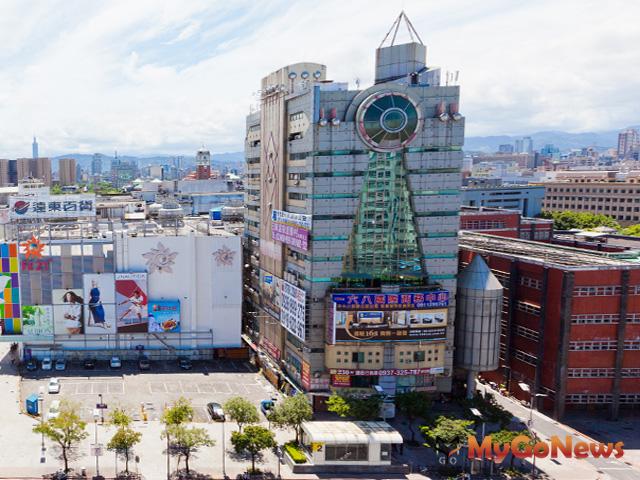 台北市中華路英雄廣場，底價為15.8億元。持分土地約為41坪、建物部份約為506坪。 MyGoNews房地產新聞 市場快訊