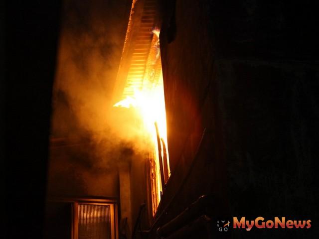暗夜大火往往讓人吸入大量濃煙 MyGoNews房地產新聞 安全家居